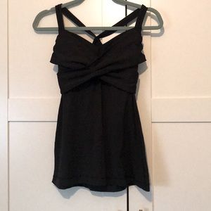 Unique lululemon top